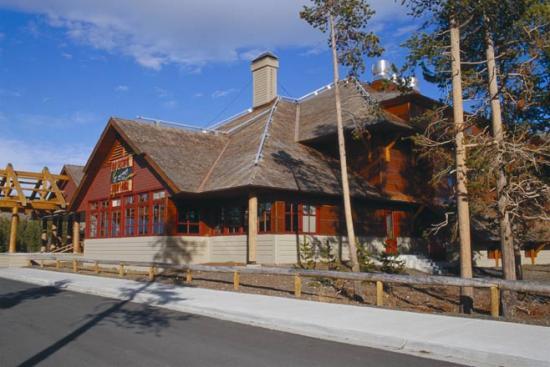 Old Faithful Snow Lodge 02.[1]